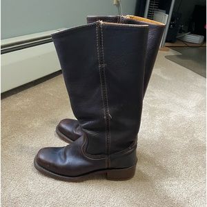 Frye Boots Campus woman’s size nine walnut color. Very good condition